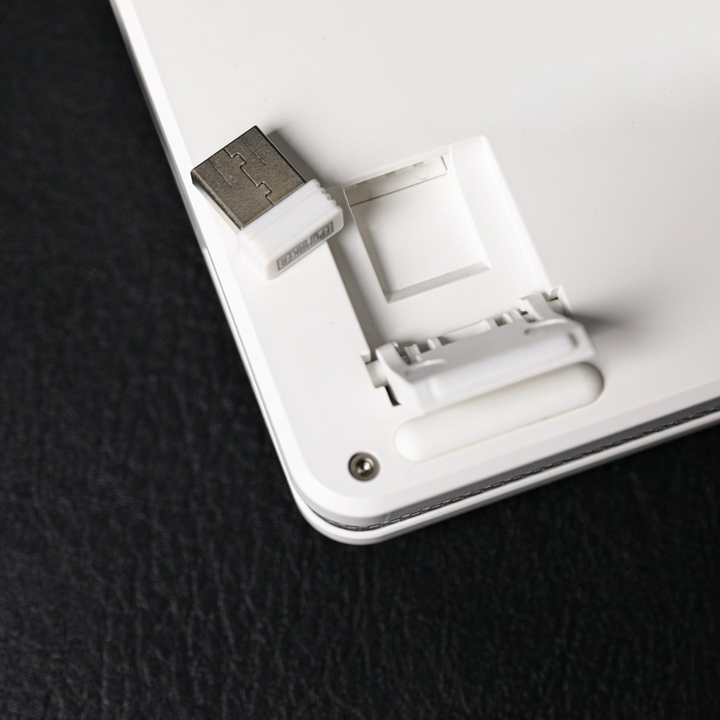 EPOMAKER TH85 White Black Milk Blue Switch