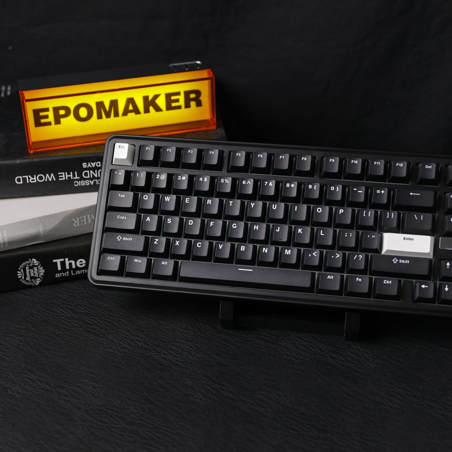 EPOMAKER TH85 Black White Creamy Jade Switch