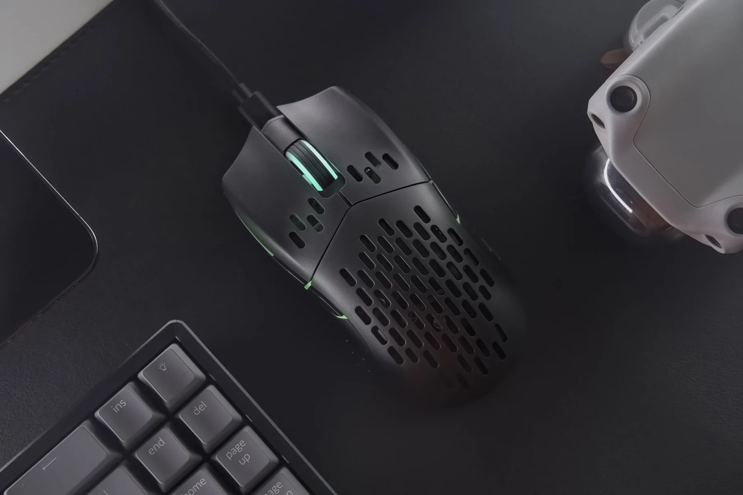Keychron M1 Ultra-Light Miš